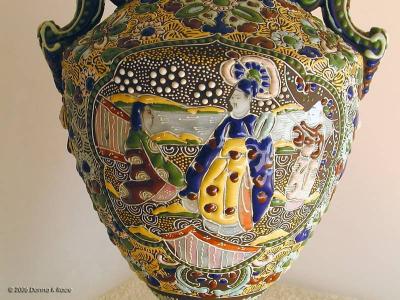 Moriage Vase/Urn ~ Center