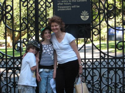 Robert, Jennifer & Tina