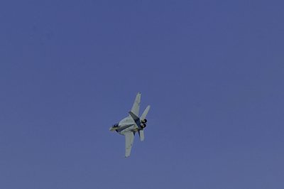 F/A-18  E/F Rhino in a min diameter turn