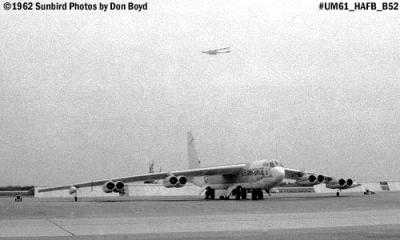 USAF B-52 Stratofortress performing behind a parked B-52 at the Homestead AFB Open House in 1962 photo #UM62_11