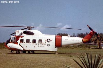 1967 - USCG Sikorsky HH-52A #CG-1375 on front lawn of Coast Guard Station Lake Worth Inlet photo #CG-CG1375atLWI-2