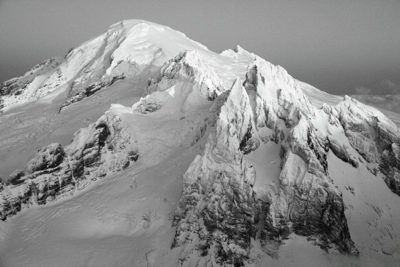 Baker & Black Buttes, View SE <br> (MtBaker111209-85adjM.jpg)