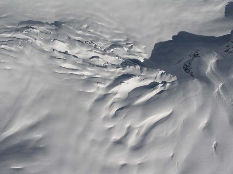 Chickamin Glacier Icefall & Crevasses (ChickaminGl031206-3adj.jpg)