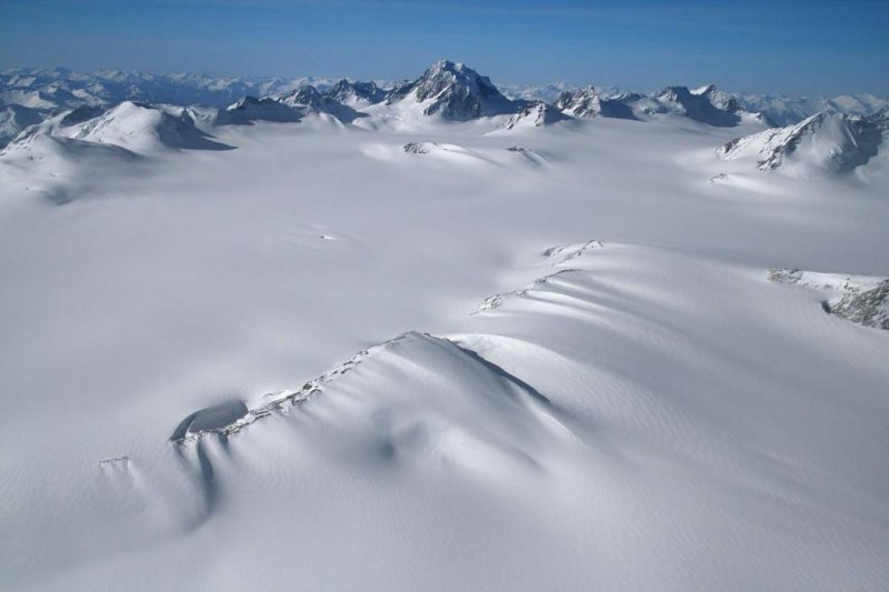 Monarch Icefield, View NW To Cerberus <br> (MonarchIF021808-_094.jpg)