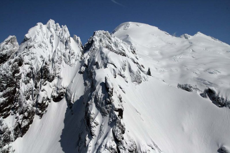 Lincoln Pk (L) & Baker, View E <br> (MtBaker040208-225.jpg)