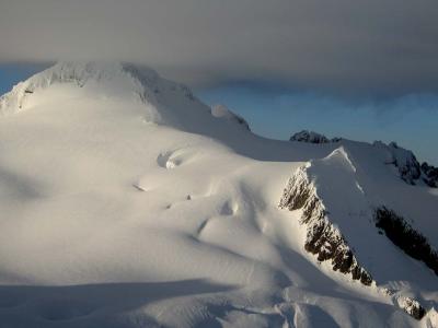 Shuksan, Sulphide Glacier & Lenticular Cloud (Shuksan021206-066adj.jpg)