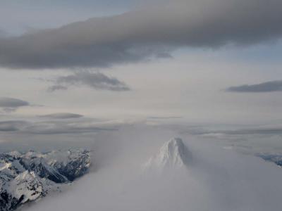 Shuksan Summit Pyramid, View N (Shuksan033006-30adj.jpg)