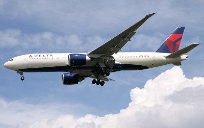 A brand new Delta 777-200LR approacing LHR 27R