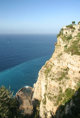 The turquoise water of Sorrento Coast