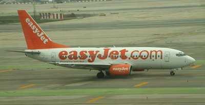 Easy jet B-737-300 taxi in BCN