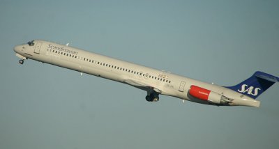 SK MD-80 leaps into sunny sky