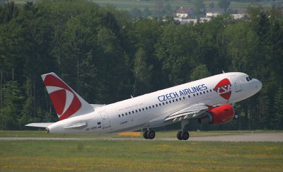 Czech Airlines A-319 taking off from ZRH RWY 10