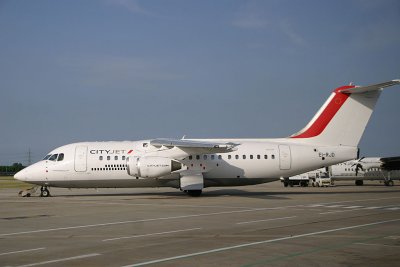 City Jet Bae-146 waiting its passengers at LCY