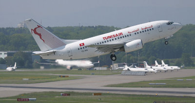 Tunis 737-500 taking off from ZRH RWY 10