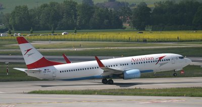 Austrain B-737-800 taking off from ZRH RWY 10