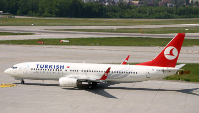 Turkish 737-800 began its taxi for take off, ZRH, May 2010