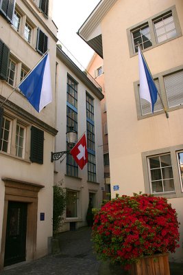 Swiss and Zurich flags