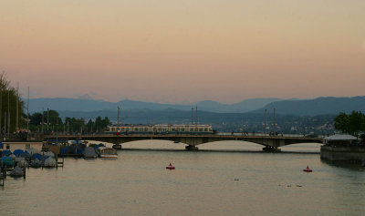 Looking at Quaibrcke and the mountain beyond