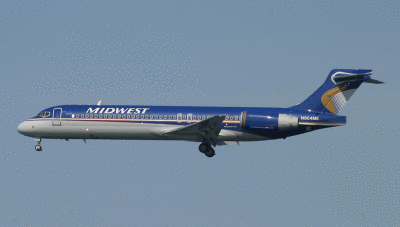 Midwest 717 approaching LGA RWY 22, March 2004