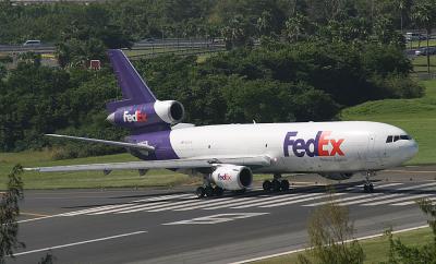 Fedex DC-10 turning on to RWY 28, SJU