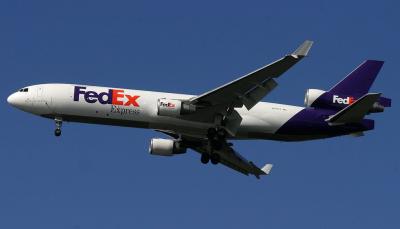 Fedex MD11 approaching JFK RWY 31R, May, 2004