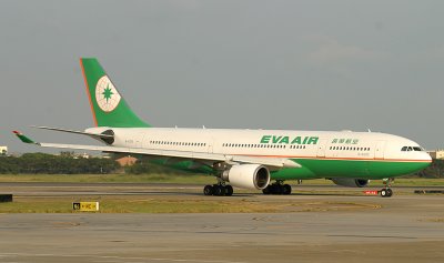 EVA A-330 arriving in TPE