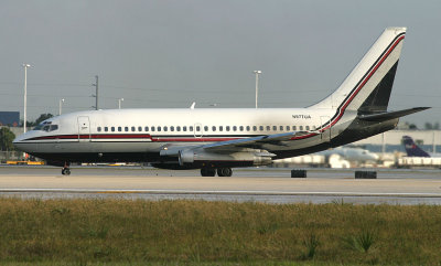 An untitled 737-200 at MIA, Dec 2007