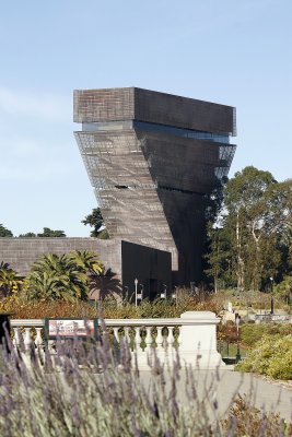 Passed the de Young Museum in the park.  Should have stopped for yet another view of the GG bridge - from the top floor!