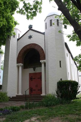 I walked around the Wilson house & purely by chance found the synagogue Howard used to attend.