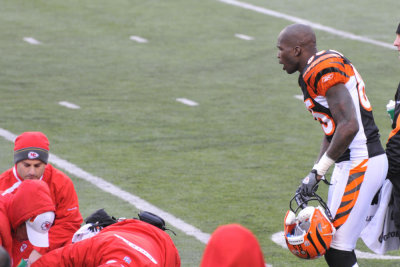 Chad - OchoCinco expresses concern about an injured Cheif player