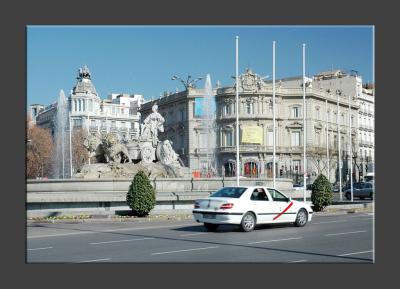 Fuentede Cibeles with Palacia de Linares in background