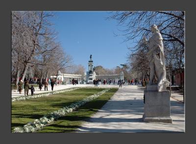 Paseo de Argentina with Monument to Alfonso XII in the background