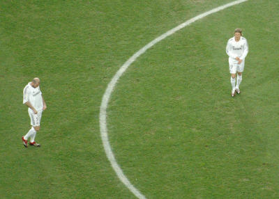 Real Madrid - What's Zidane looking at