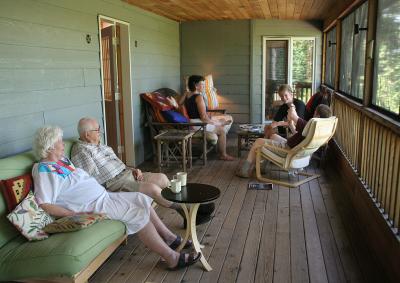 04 3675porch.jpg