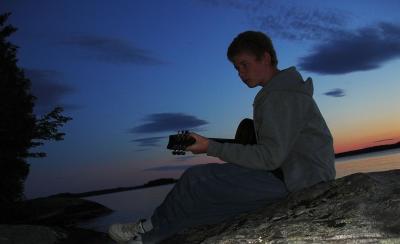 80 0803rockguitar.jpg