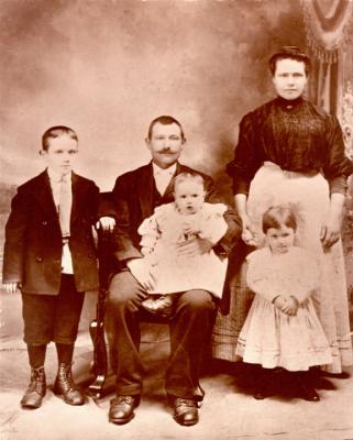 Giovanni & Maria Guglielmetti Family c 1910