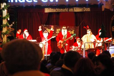 Santas playing Blues Brothers \o/