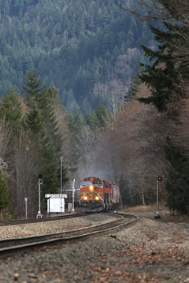 WB grain with midtrain DPUs at Skykomish.