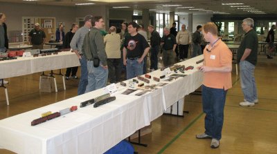 Model display tables