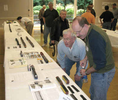 Model display tables