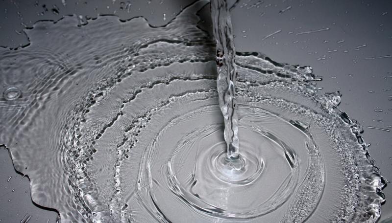 Splashed table