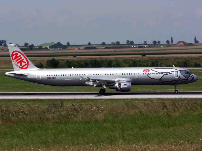 A-321 OE-LES