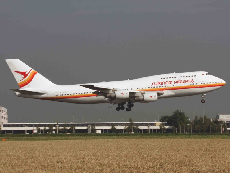 B747-300  PZ-TCM