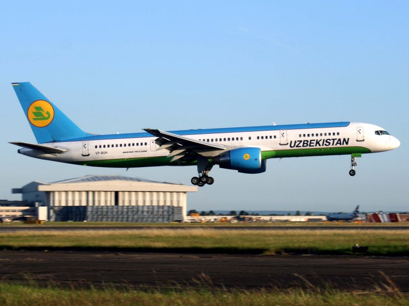 B757-200 VP-BUH