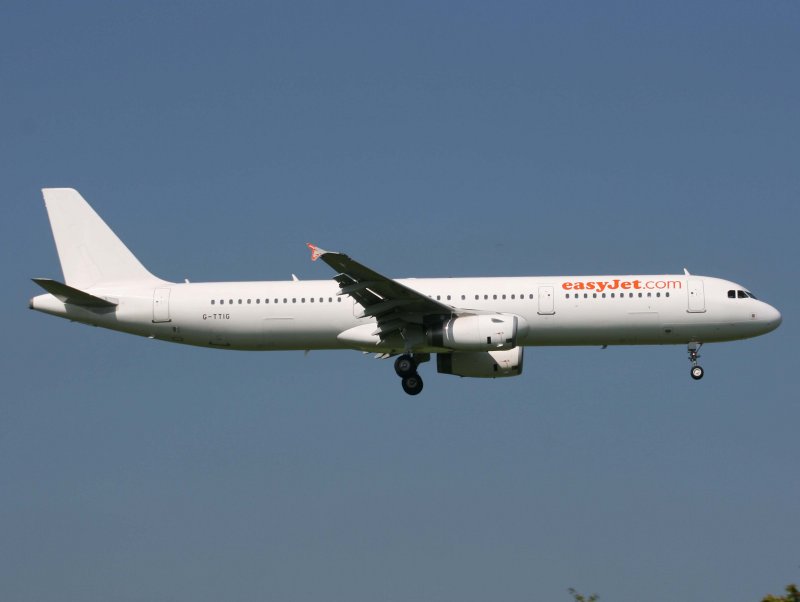 A321 G-TTIC
