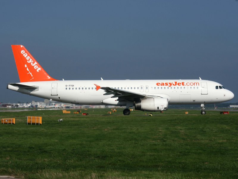 A-320 G-TTOI