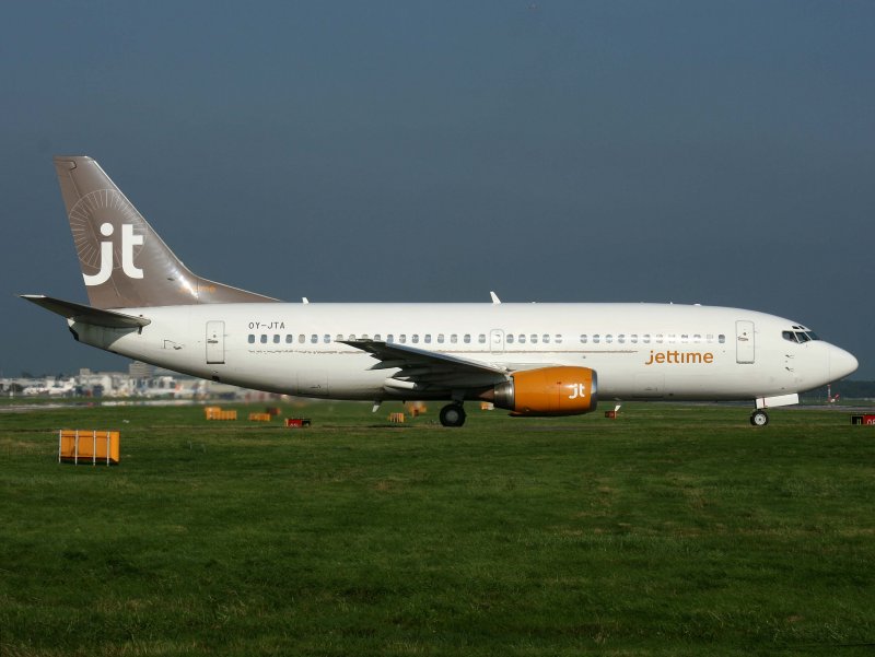 B.737-300 OY-JTA