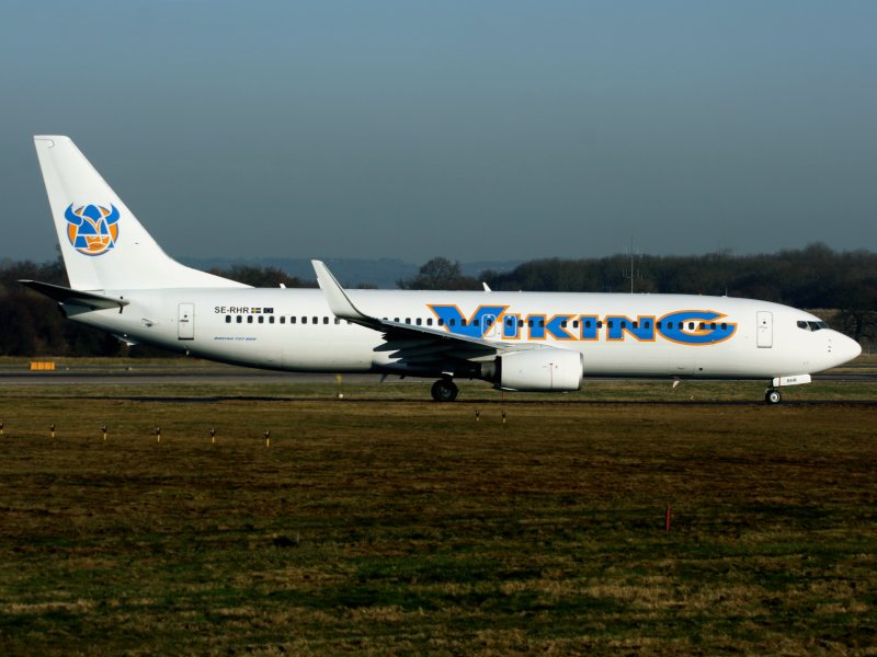 B737-800  SE-RHR