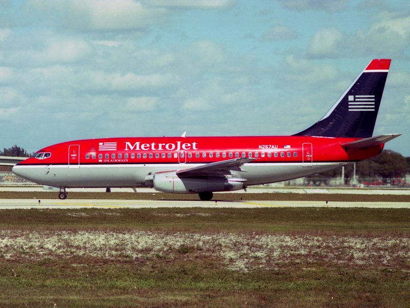B737-200  N267AU 