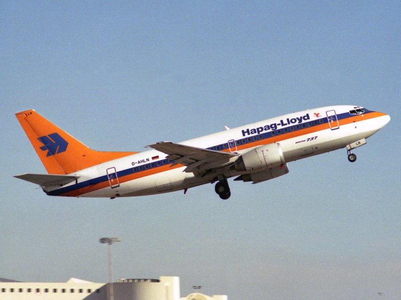 B737-500  D-AHLN 